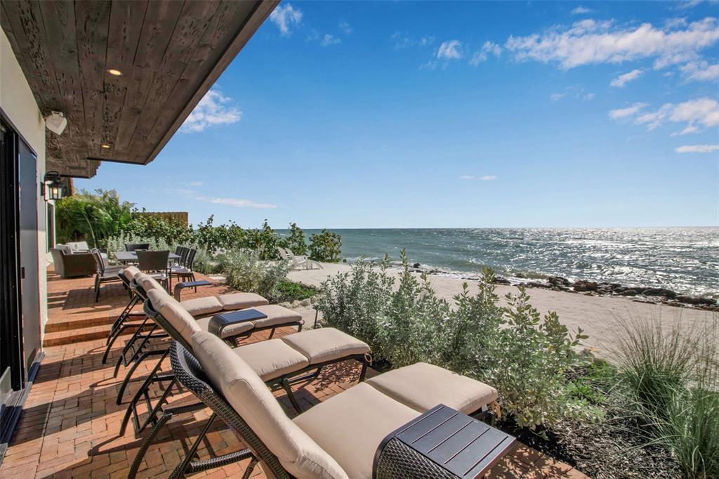 121 North Casey Key Road Osprey, FL 34229 - Photo 4 of 63