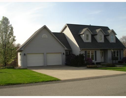6527 Ten Point Circle Level Green, PA 15085 - Photo 1 of 8 Exterior Front.