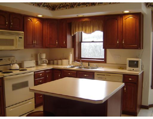 6527 Ten Point Circle Level Green, PA 15085 - Photo 2 of 8 Kitchen.