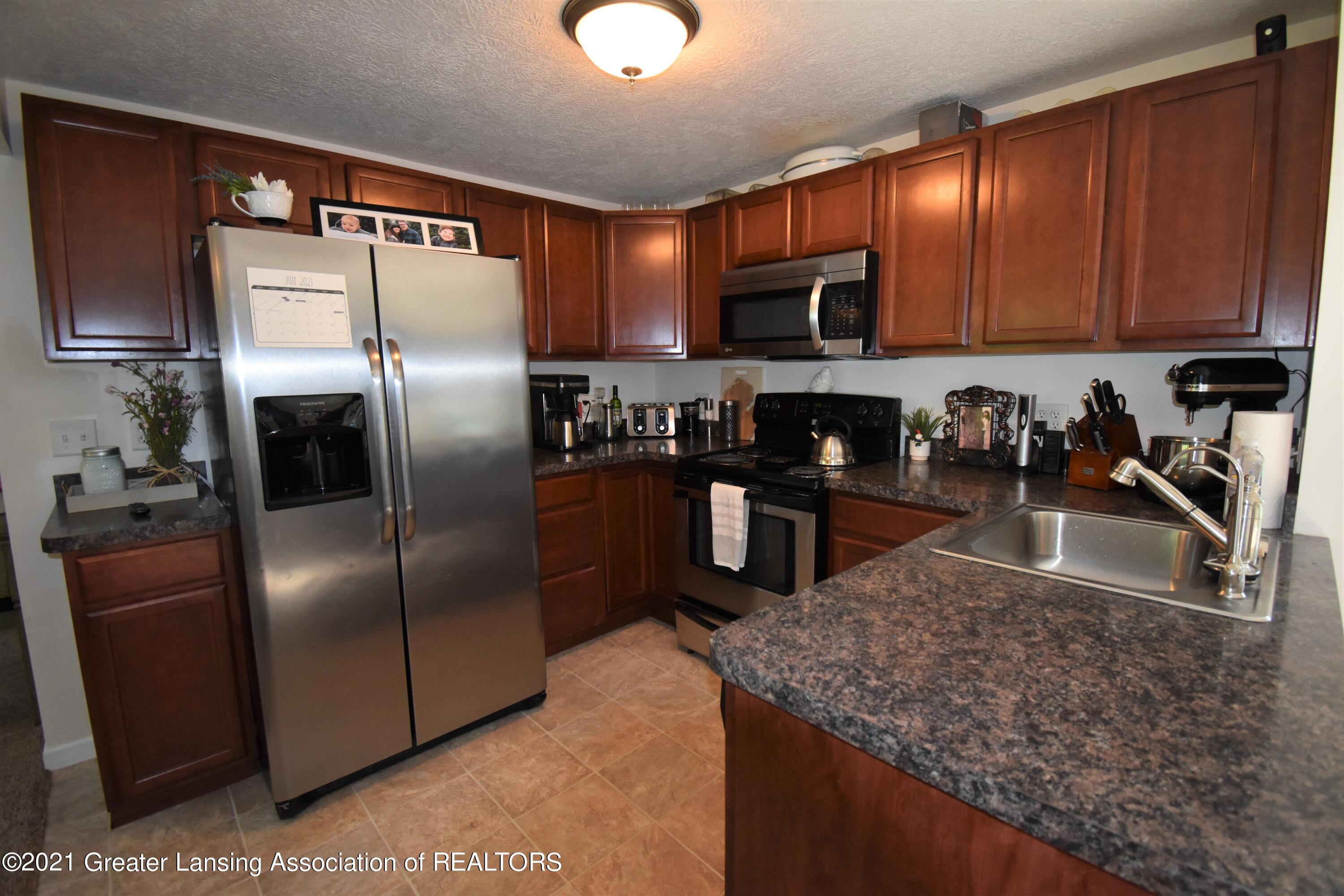 15370 Peacock Road Haslett, MI 48840 - Photo 2 of 24 DSC_0103