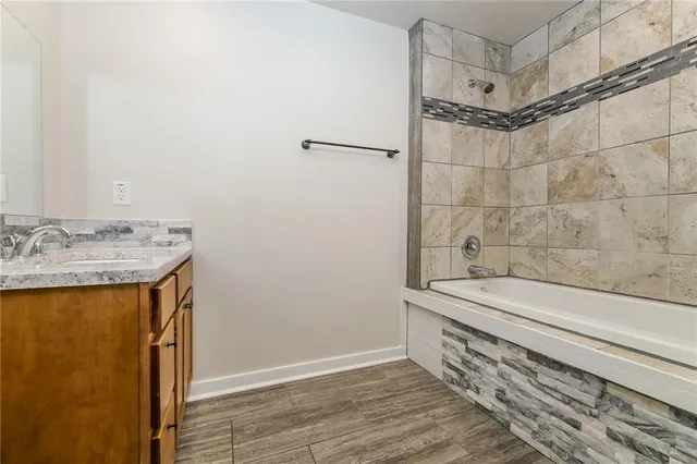 $2,515 | 10439 North Cherry Drive, Kansas City, MO 64155