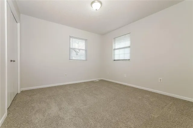 $2,515 | 10439 North Cherry Drive, Kansas City, MO 64155