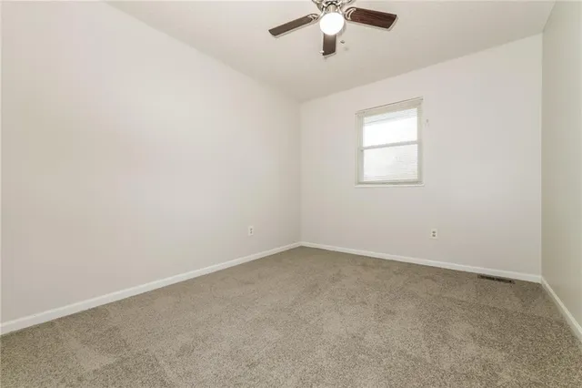 $2,515 | 10439 North Cherry Drive, Kansas City, MO 64155