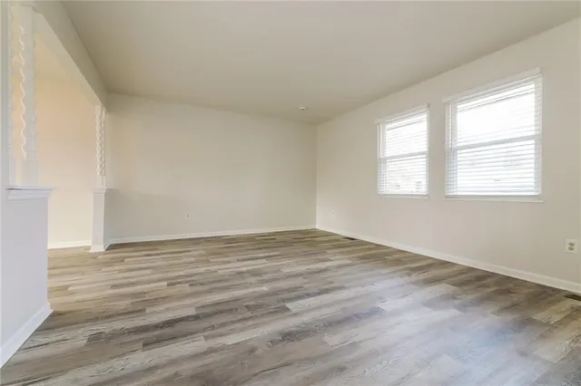 $2,515 | 10439 North Cherry Drive, Kansas City, MO 64155