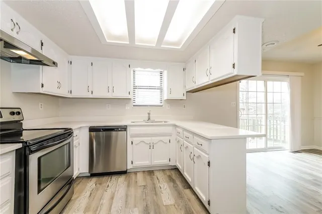 $2,515 | 10439 North Cherry Drive, Kansas City, MO 64155