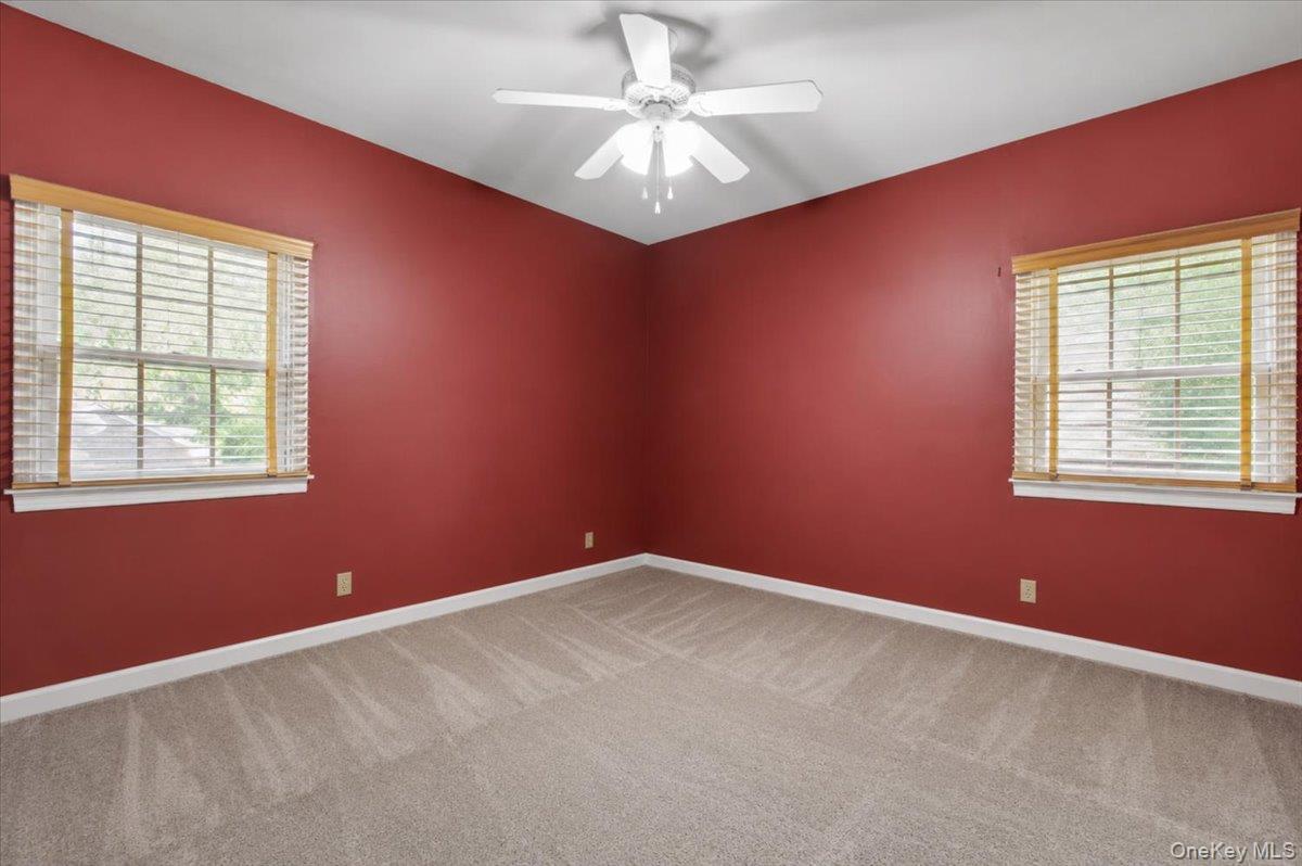 96 Plainview Road Woodbury, NY 11797 - Photo 14 of 38