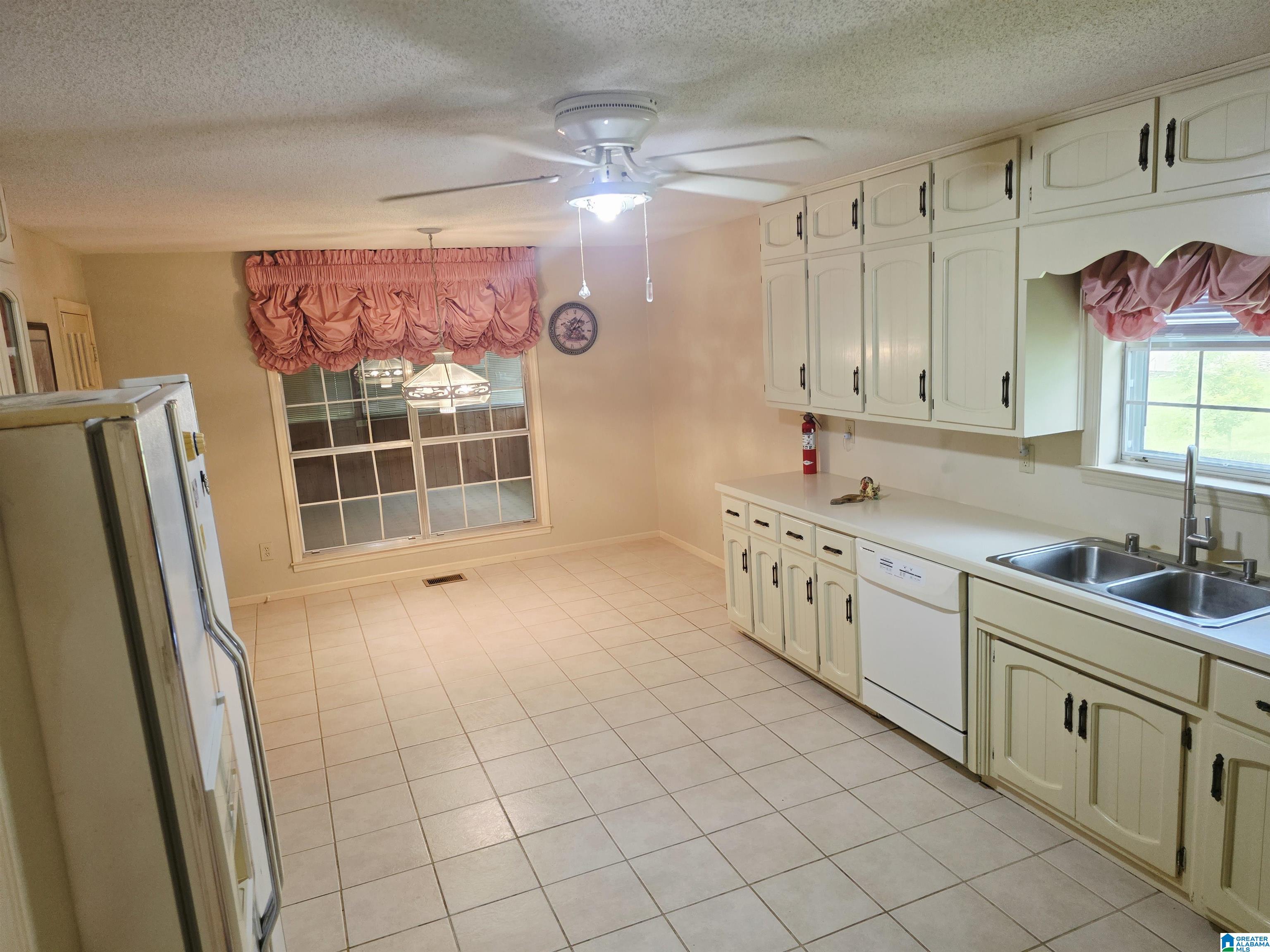 6098 Red Hollow Road Birmingham, AL 35215 - Photo 12 of 48