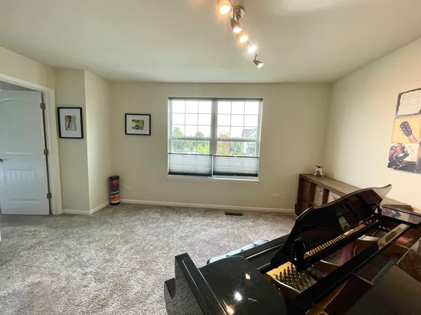 $4,200 | 4 Andrew Lane, Hawthorn Woods, IL 60047