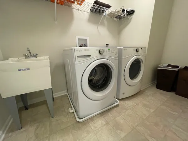 $4,200 | 4 Andrew Lane, Hawthorn Woods, IL 60047