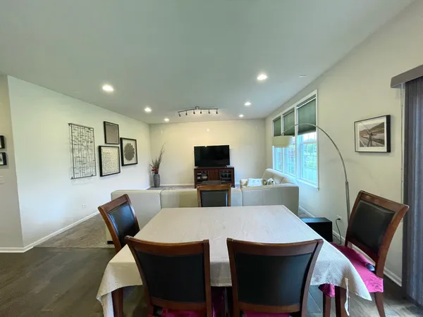 $4,200 | 4 Andrew Lane, Hawthorn Woods, IL 60047