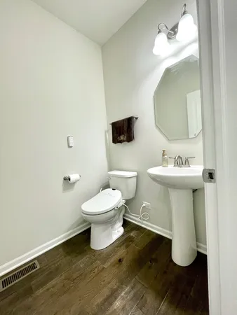 $4,200 | 4 Andrew Lane, Hawthorn Woods, IL 60047