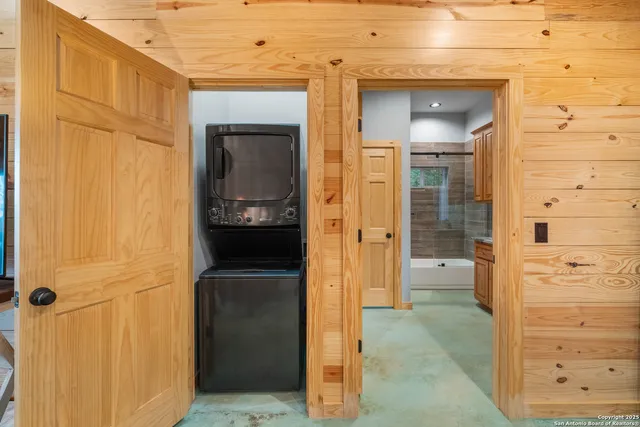 $2,000 | 1110 Grandview Circle, Bandera, TX 78003