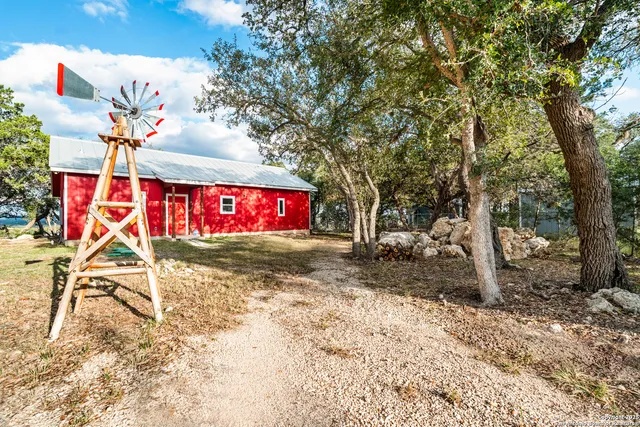 $2,000 | 1110 Grandview Circle, Bandera, TX 78003