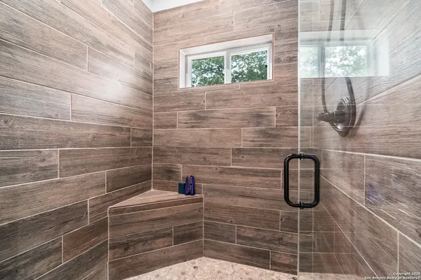 $1,900 | 1110 Grandview Circle, Bandera, TX 78003