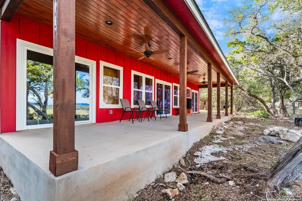 $1,900 | 1110 Grandview Circle, Bandera, TX 78003