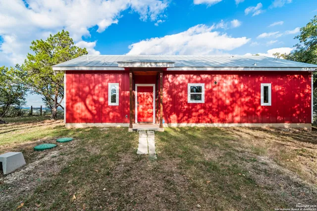 $2,000 | 1110 Grandview Circle, Bandera, TX 78003