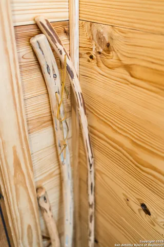 $2,000 | 1110 Grandview Circle, Bandera, TX 78003