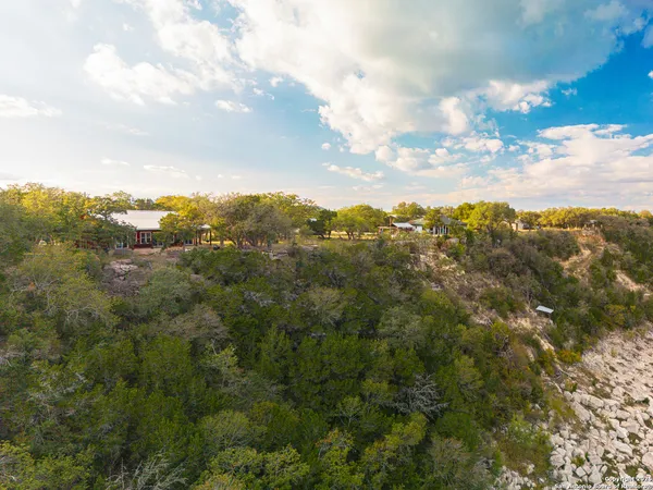 $1,900 | 1110 Grandview Circle, Bandera, TX 78003