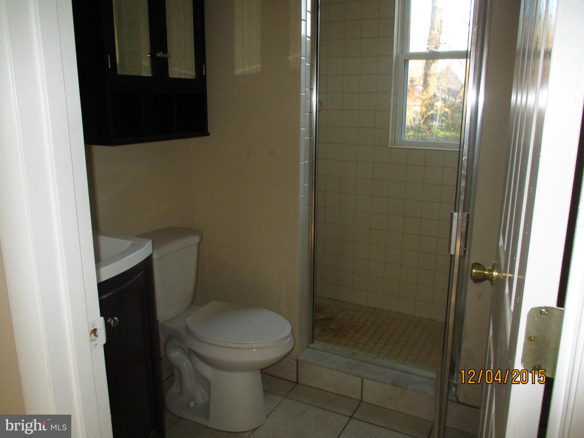 501 Londontown Road Edgewater, MD 21037 - Photo 7 of 17 Bath
