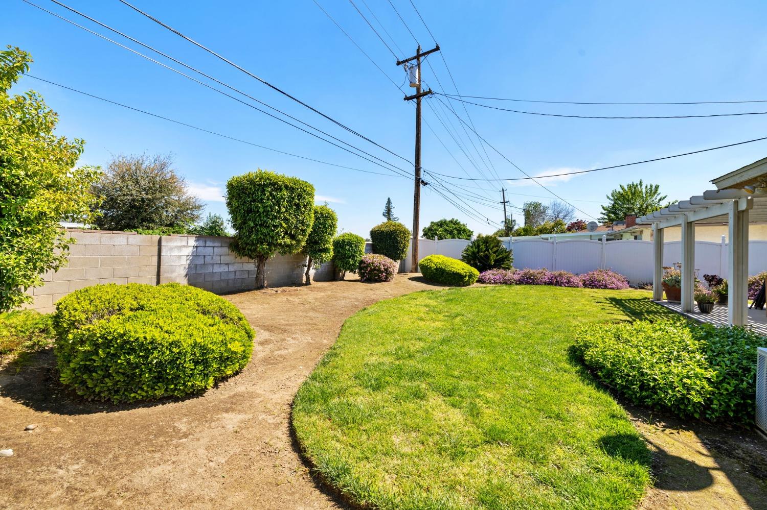 1345 Peach Avenue Clovis, CA 93612 - Photo 25 of 27 a view of a garden