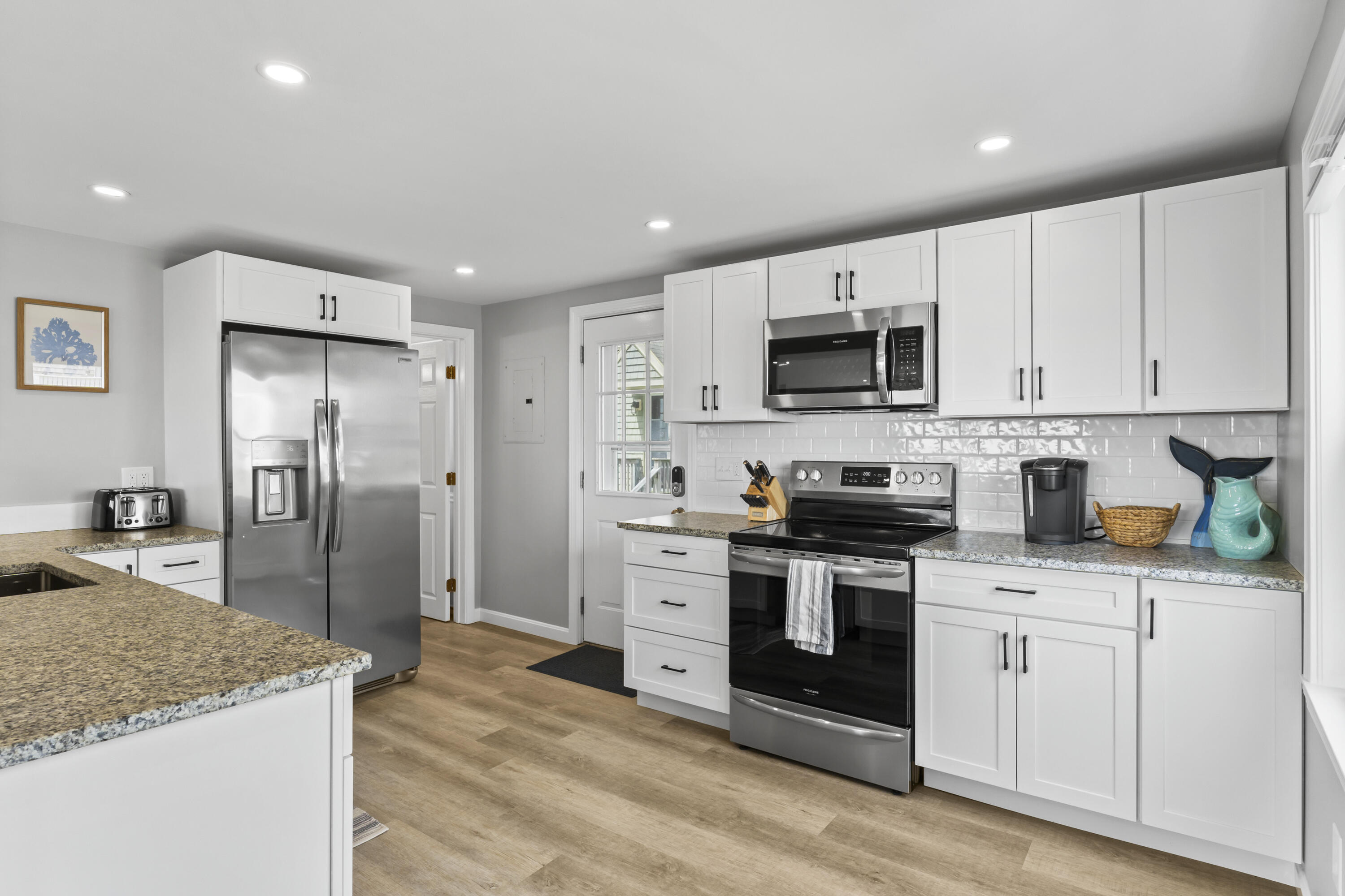 175 Beach Avenue, Unit 2 Kennebunk, ME 04043 - Photo 5 of 24 175 Beach Ave_121