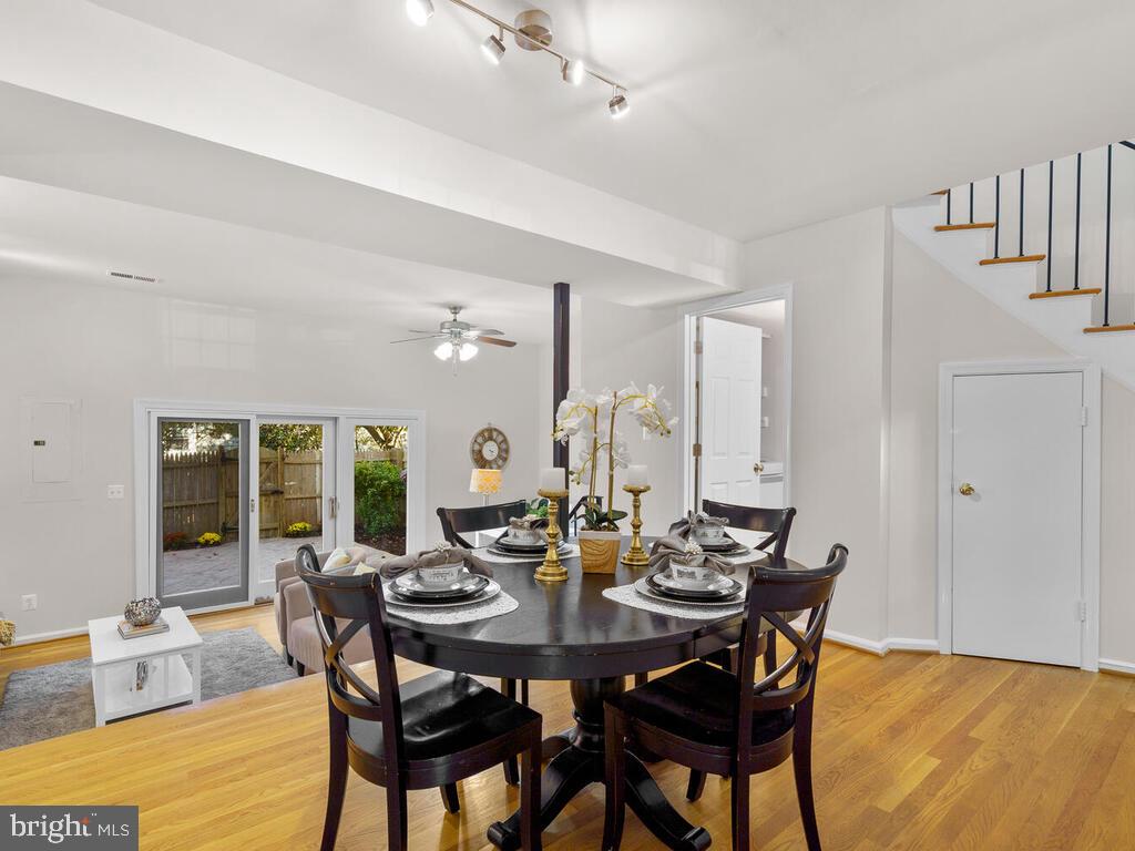 8214 Tory Road, Unit 141 Springfield, VA 22152 - Photo 11 of 38 Dining room