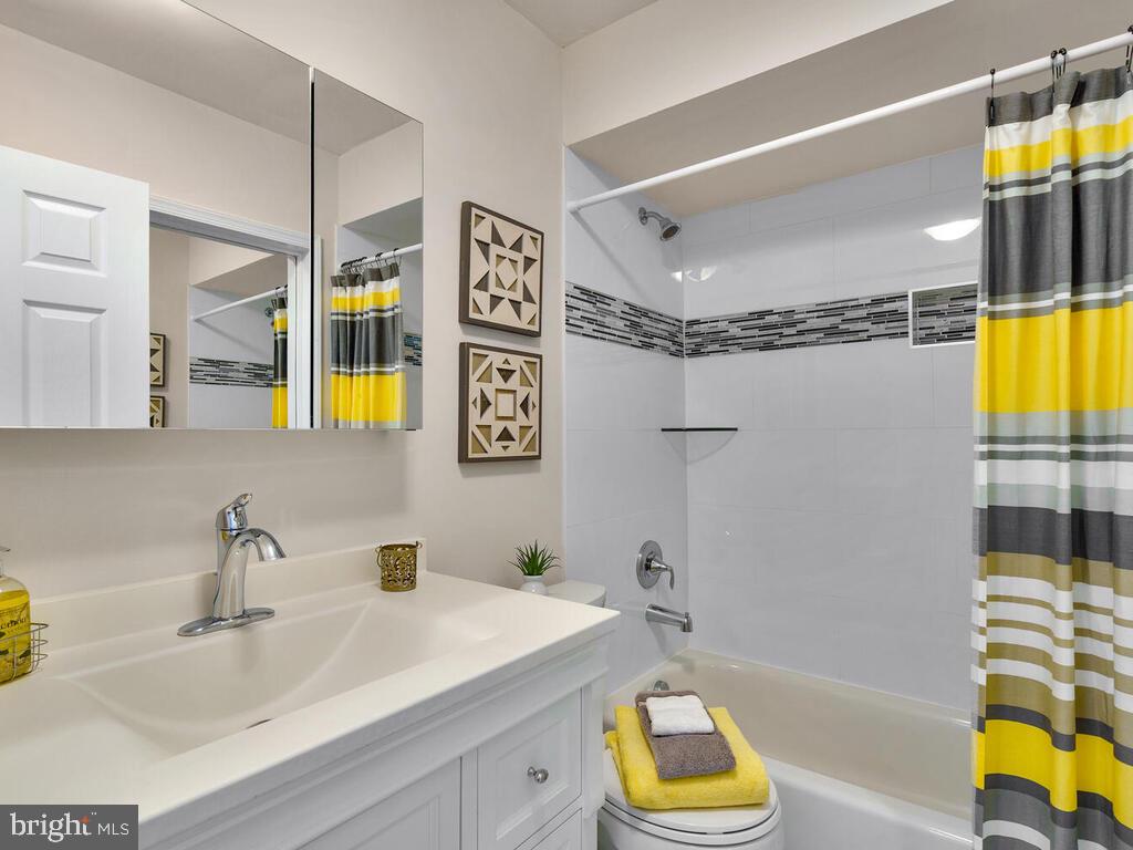 8214 Tory Road, Unit 141 Springfield, VA 22152 - Photo 28 of 38 Updated full bathroom