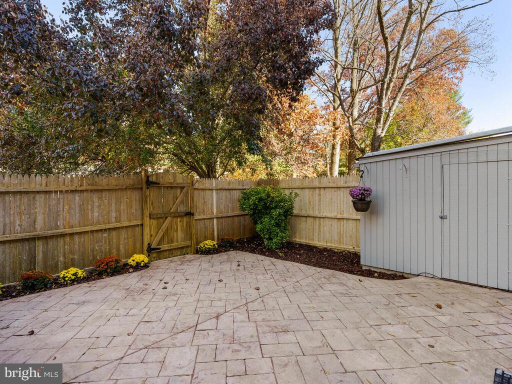8214 Tory Road, Unit 141 Springfield, VA 22152 - Photo 32 of 38 Private patio