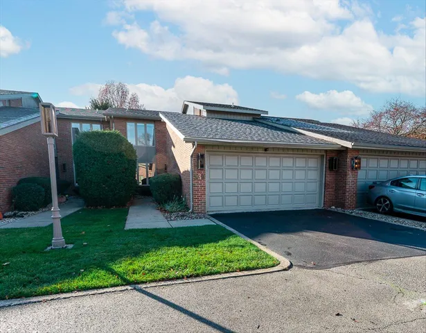 $435,000 | 239 Carnoustie Court, Schererville, IN 46375