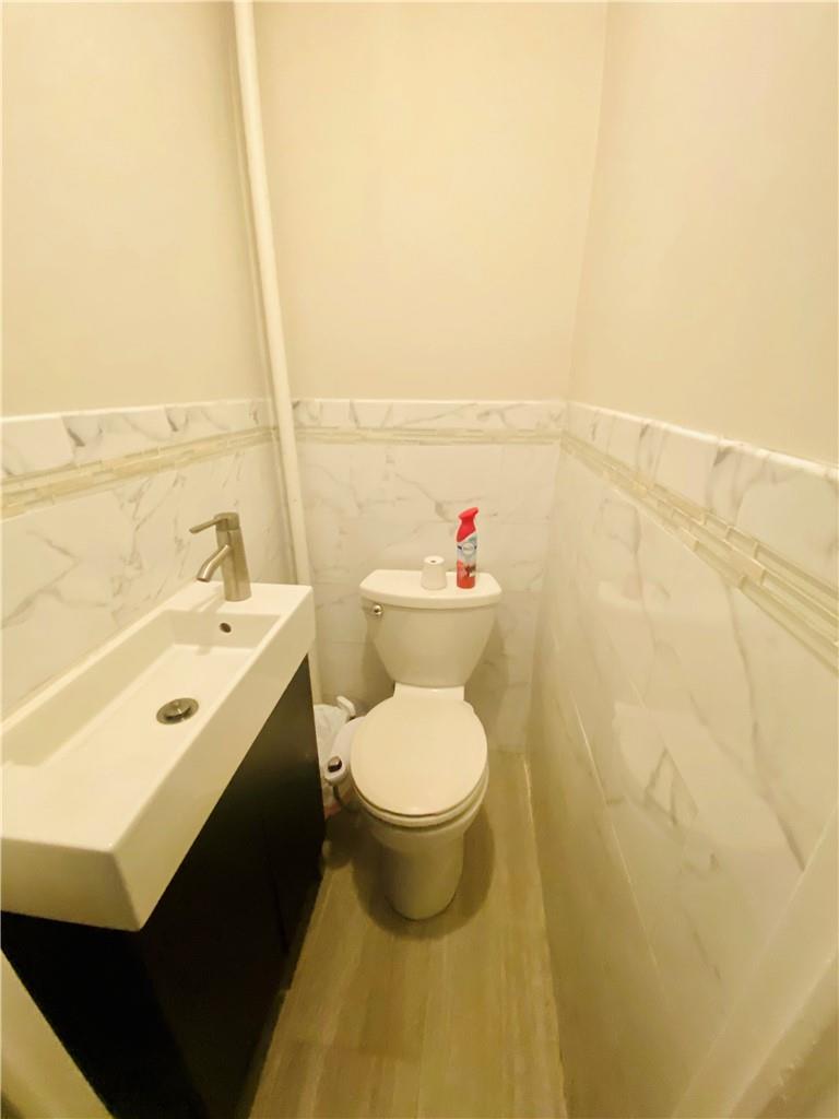 3352 Fish Avenue Bronx, NY 10469 - Photo 8 of 8