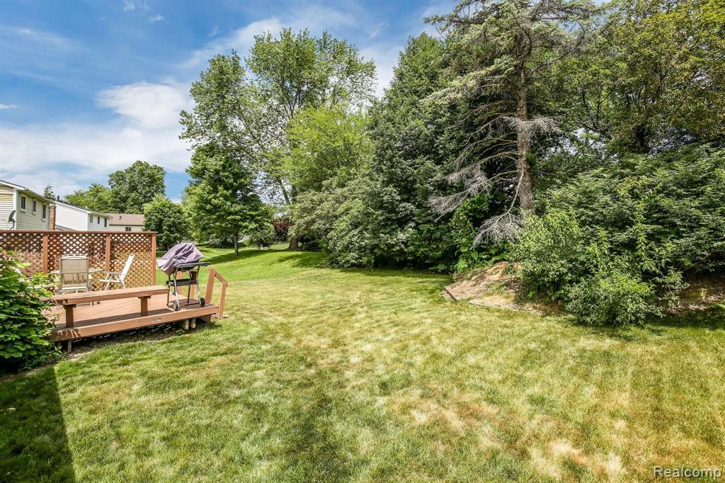 1641 Dennett Lane Rochester Hills, MI 48307 - Photo 37 of 45