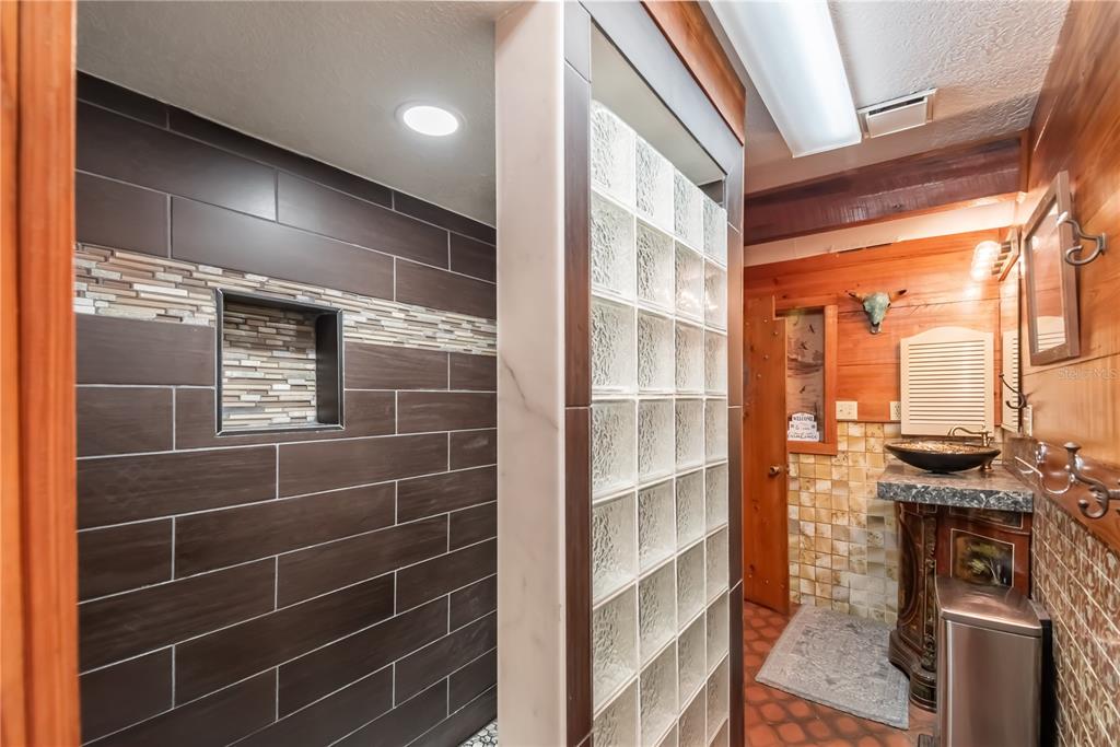 15615 Northeast 21st Avenue Road Citra, FL 32113 - Photo 12 of 98 a view of a balcony