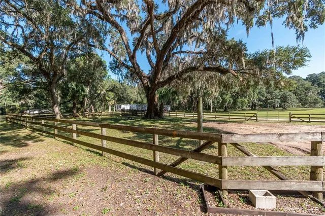 $1,300,000 | 15615 Northeast 21st Avenue Road, Citra, FL 32113