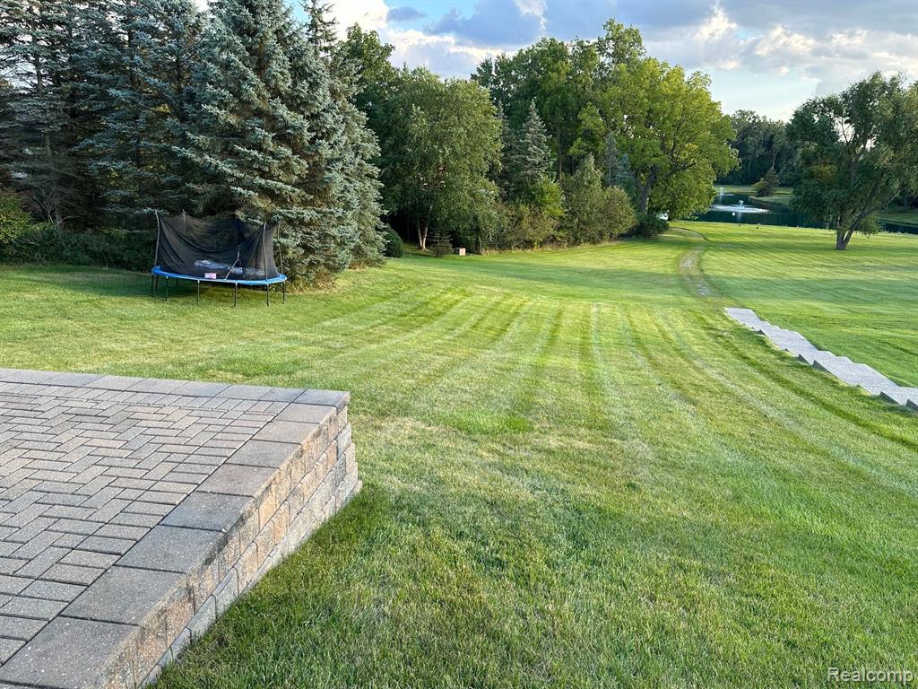 1949 North Kilburn Road Rochester, MI 48306 - Photo 18 of 18