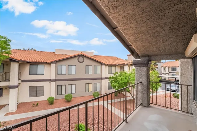 $225,000 | 1575 West Warm Springs Road, Unit 121, Henderson, NV 89014