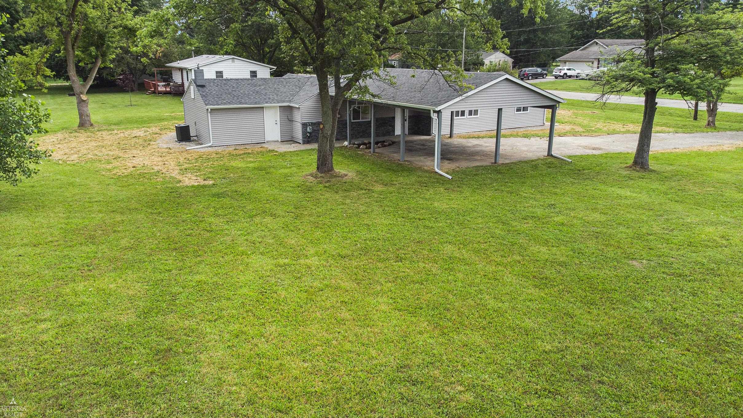 1109 South Genesee Road Burton, MI 48509 - Photo 20 of 27 50117536-19.JPG