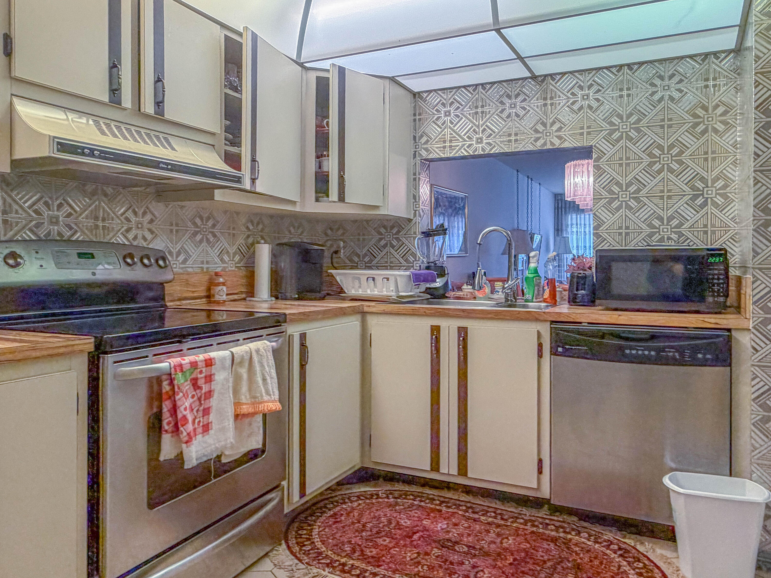 3930 Inverrary Boulevard, Unit 304D Lauderhill, FL 33319 - Photo 8 of 45 IMG_3402e