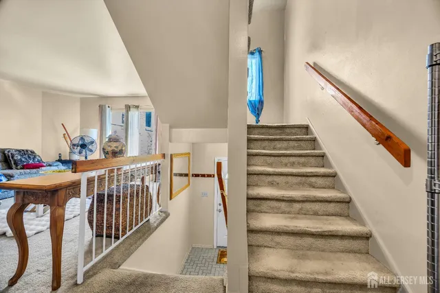 a view of entryway and hall