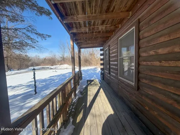 $299,250 | 128 Debbie Drive, Athens, NY 12015