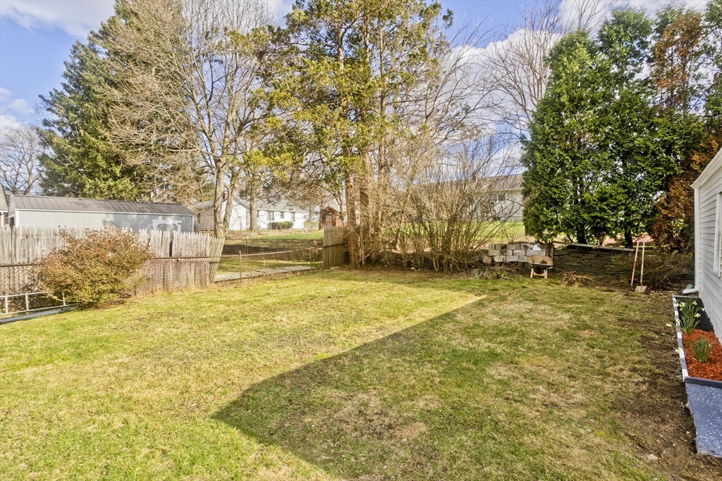 49 Bennett Street Chicopee, MA 01013 - Photo 6 of 41