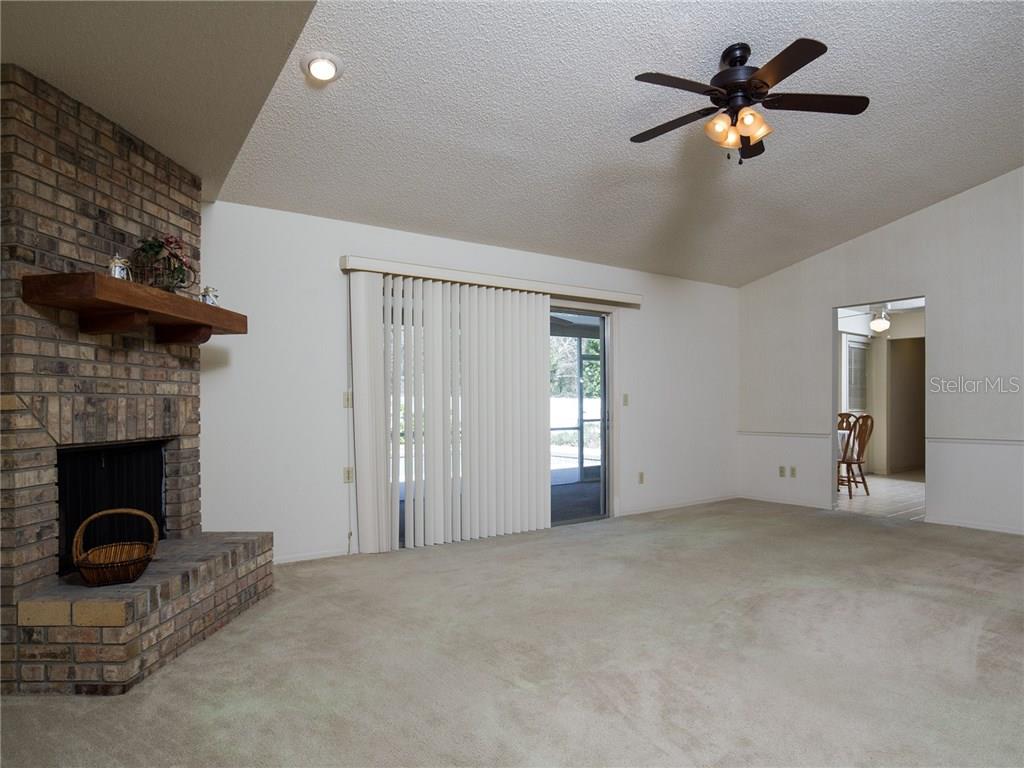 112 Valencia Loop Altamonte Springs, FL 32714 - Photo 6 of 24 Gallery Image 6