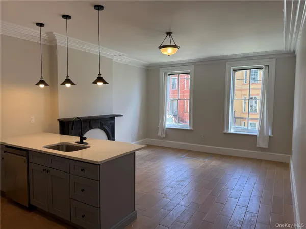 $1,850 | 194 Lander Street, Unit 1, Newburgh, NY 12550