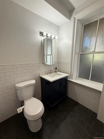 $1,850 | 194 Lander Street, Unit 1, Newburgh, NY 12550