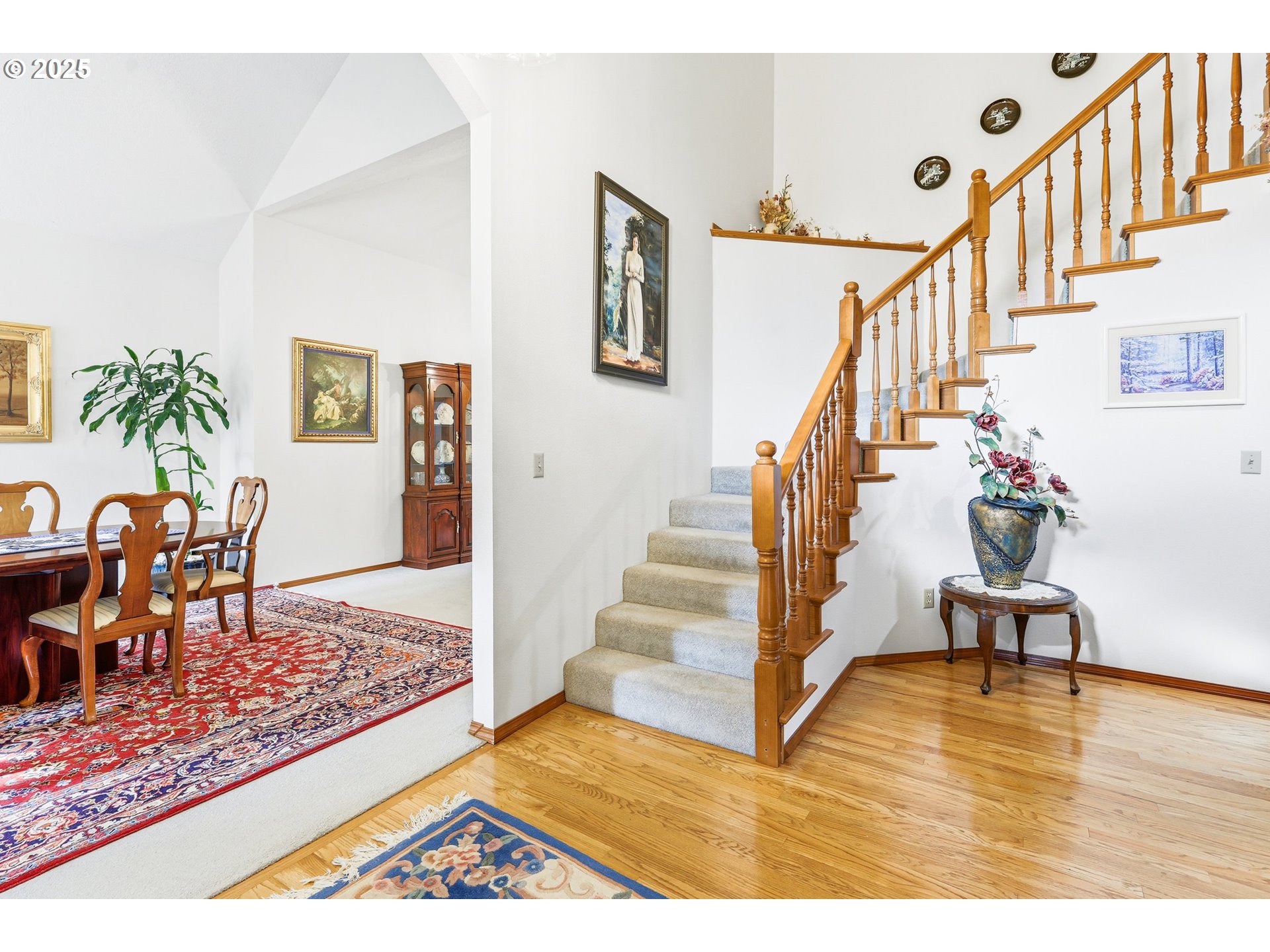 16395 Southwest Sumac Street Beaverton, OR 97007 - Photo 21 of 33 a view of a livingroom with wooden floor and a rug