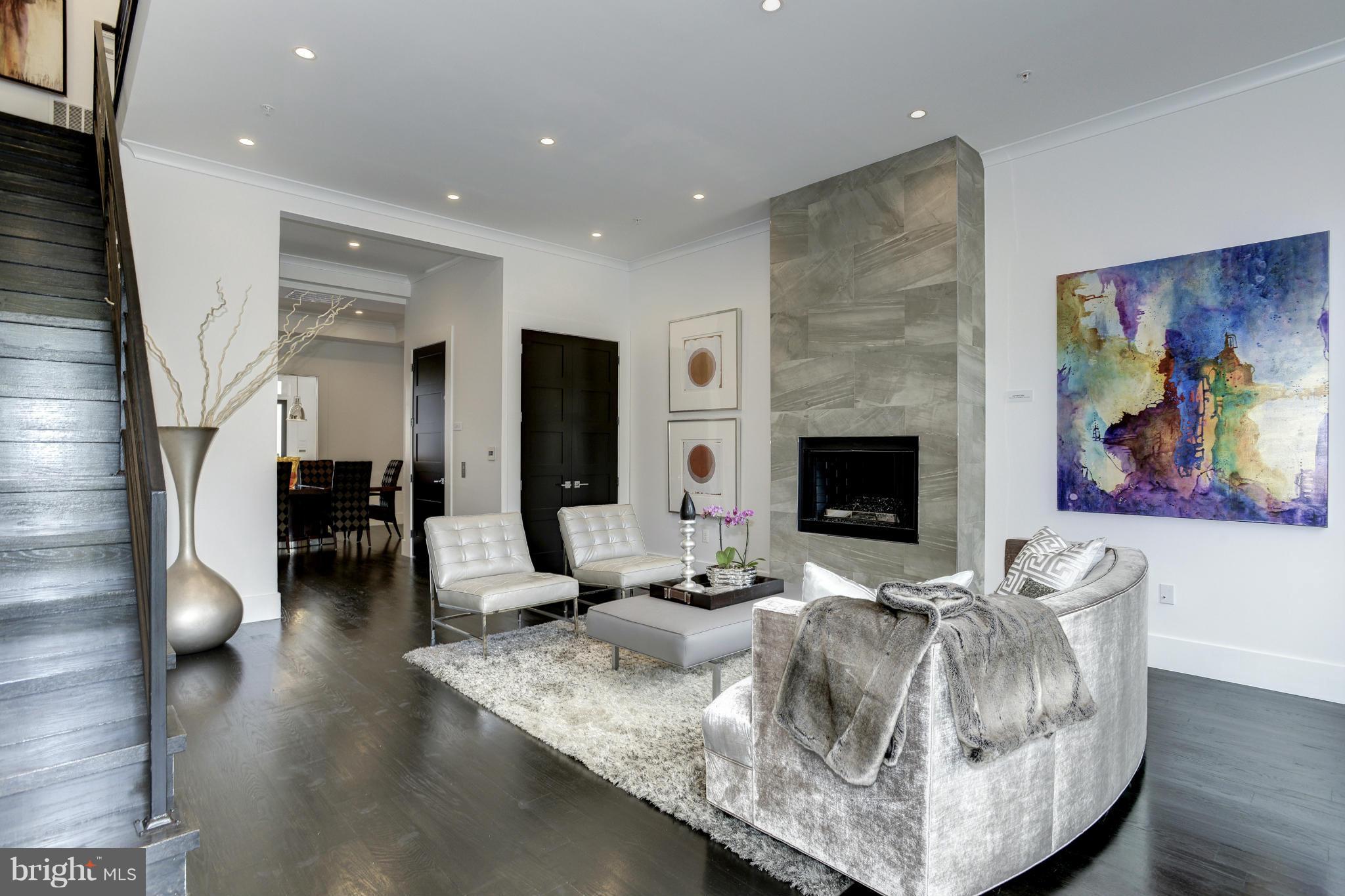 513 C Street Northeast Washington, DC 20002 - Photo 7 of 30 Living Room