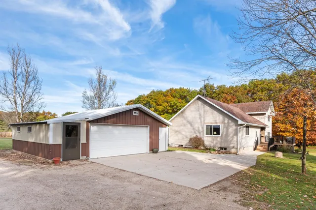 $524,000 | N5664 Sondalle Lane, Princeton, WI 54968