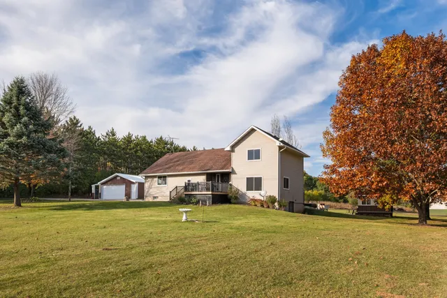 $524,000 | N5664 Sondalle Lane, Princeton, WI 54968