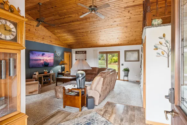 $524,000 | N5664 Sondalle Lane, Princeton, WI 54968