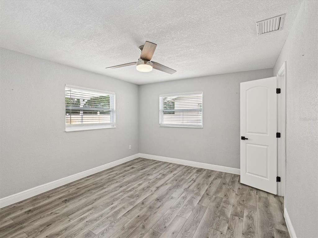 10264 Oakhurst Road Largo, FL 33774 - Photo 25 of 38