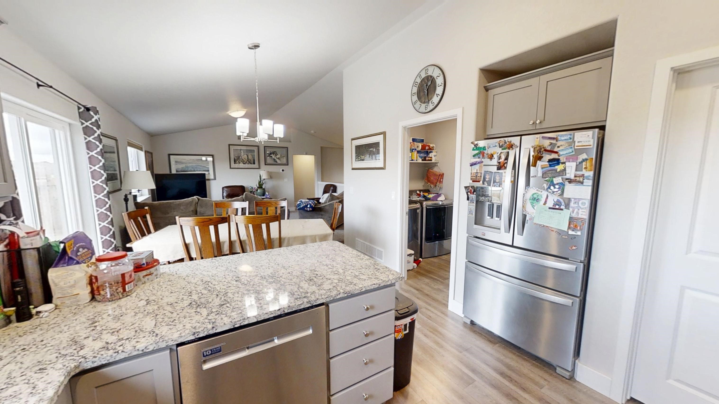 6716 Rogue River Road Casper, WY 82604 - Photo 11 of 39